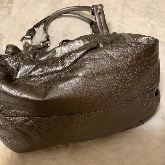 B. Makowsky Handbag, Silver Grey Leather - Picture 5 of 16